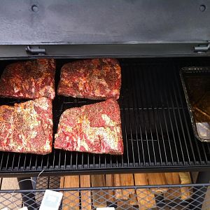 beef chuck ribs in cooker.JPG