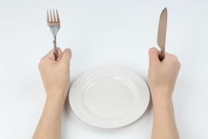 empty_plate_fork_knife_in_hands_pic-300x200.jpg