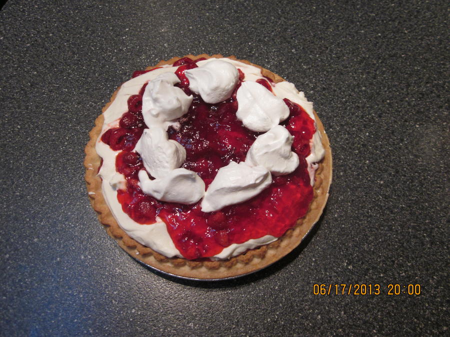 Red Rasberry Chiffon Pie 002.JPG