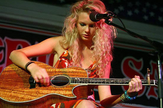 Taylor_Swift_Koa_Guitar.jpg