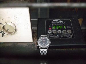 Smoker even temps 017.JPG Smoker even temps 017.JPG