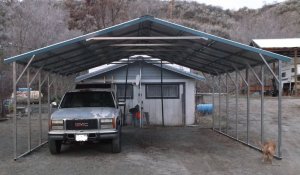 Carport 001.JPG