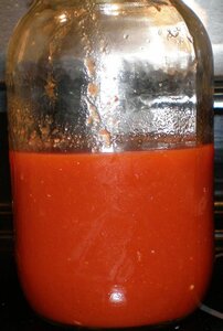 0806a219_hotsauce004.jpg
