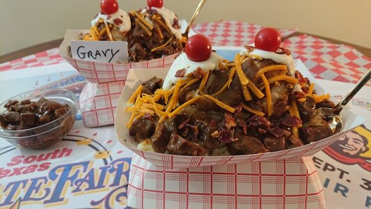 1 Hot Beef Sundae.JPG 1 Hot Beef Sundae.JPG