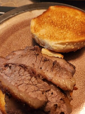 Brisket_sandwich.jpg