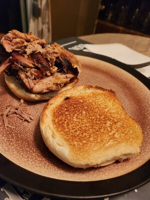 Pulled pork sandwich.jpg