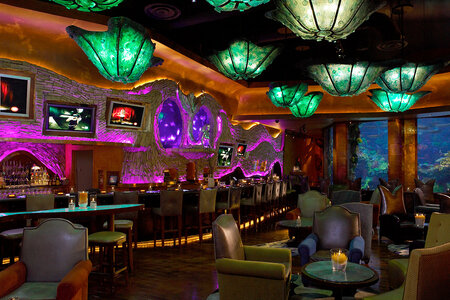 n-Room%20Directory_FB%20Mermaid%20Lounge%20900x600.jpg