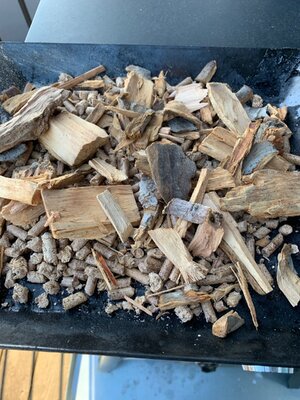 4 - Apple Wood Pellets and Chunks.jpeg