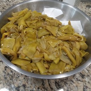 Chilies - Cut in half and ready for dicing 2025-08-10.jpg