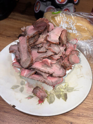 sliced tri tip.jpg