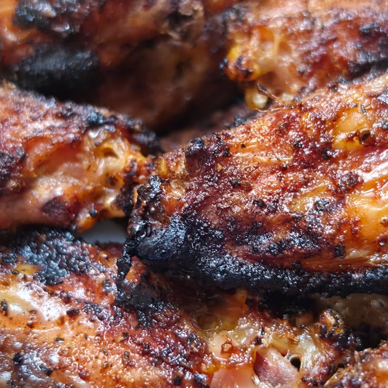 Grill chicken wings with a diy "vortex"