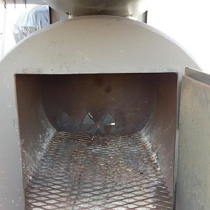 Smoker Firebox With Grate.jpg