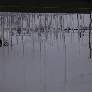 ICICLES FRONT PORCH 001.JPG