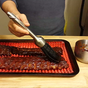 BBQ EZ basting brush and bbq ribs.png