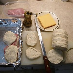 hamsammich_biscuits1.jpg