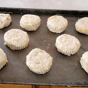 cheese biscuit 09.jpg
