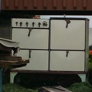 antique stove (2).jpg