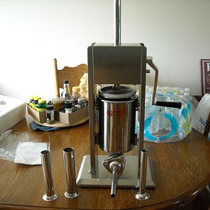sausage stuffer 002.JPG