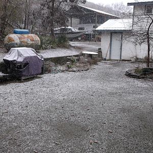 Snow this spring 002.JPG