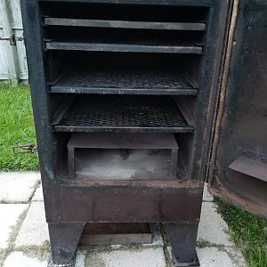 SS2 Smoker - Interior.jpg