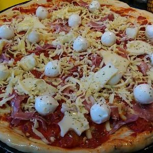 pizza%20raw_zpsj1zcaleo.jpg