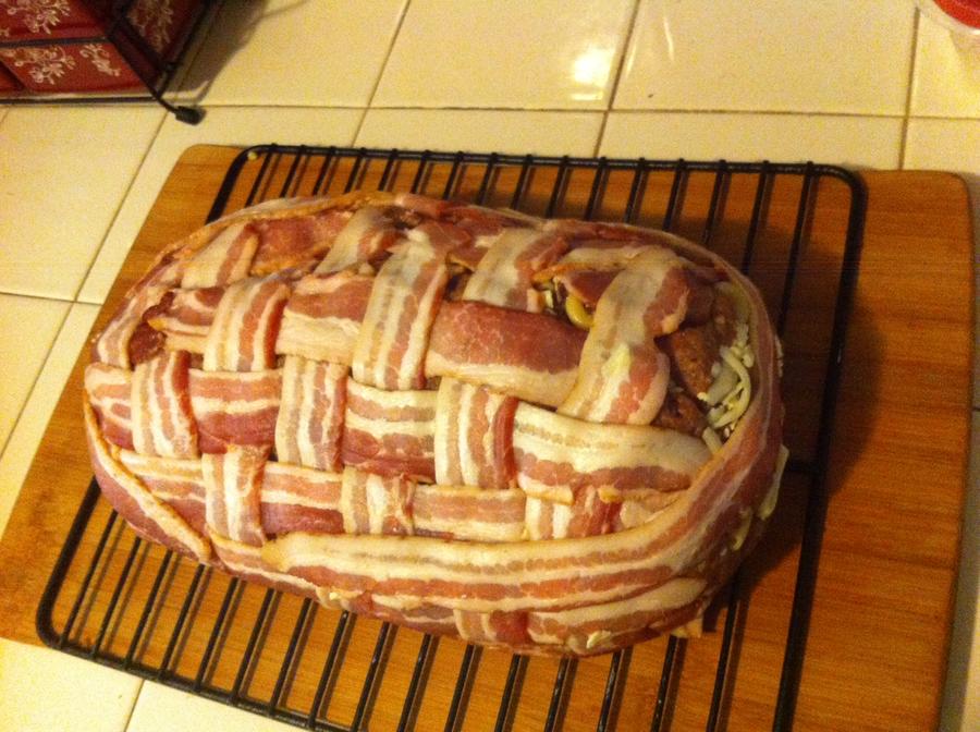 006 Bacon Weave Hamburger Stuffed Mac N Cheese.JPG
