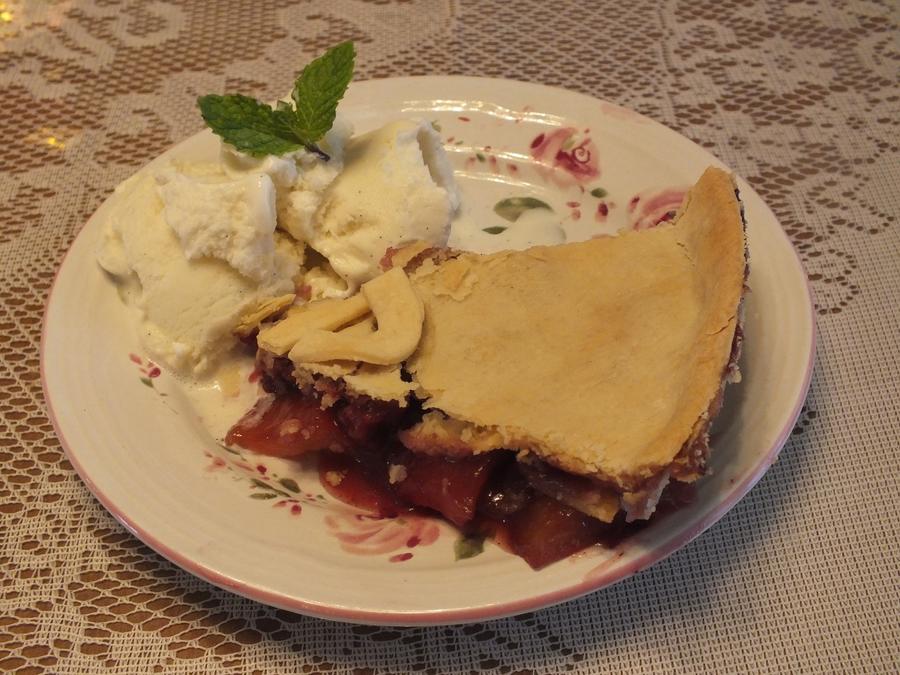 13 apple-blackberry pie a la mode.jpg