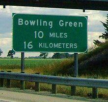 220px-Bowling_Green_Distance_Sign_cropped.jpg