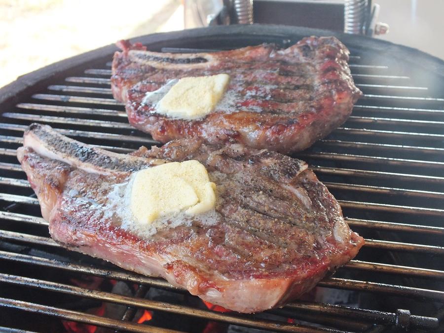 3 Ribeyes direct with Garlic Butter.jpg