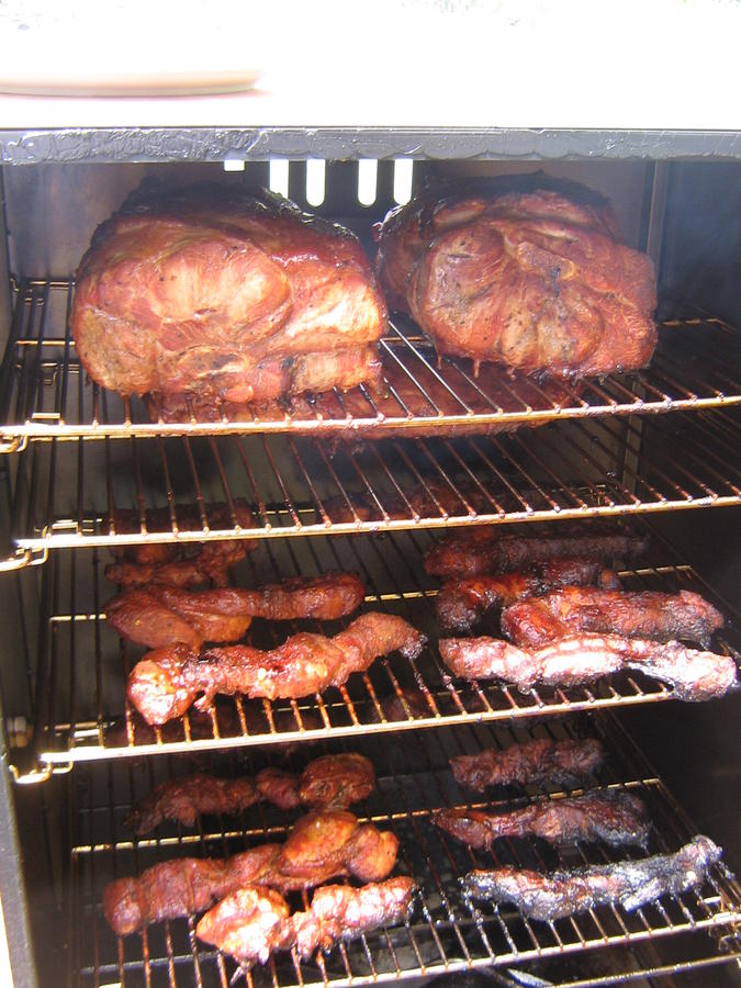 5.25.2013smokingmeat 001.JPG