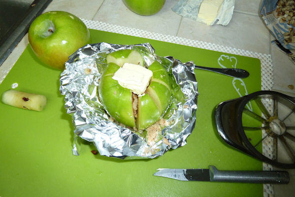 APPLE3.JPG