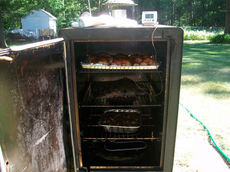 Brisket and chicken adn beans, oh my!.JPG