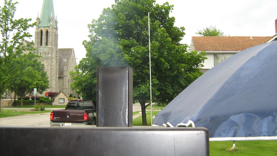 brisket cook 5-17-12 013.JPG