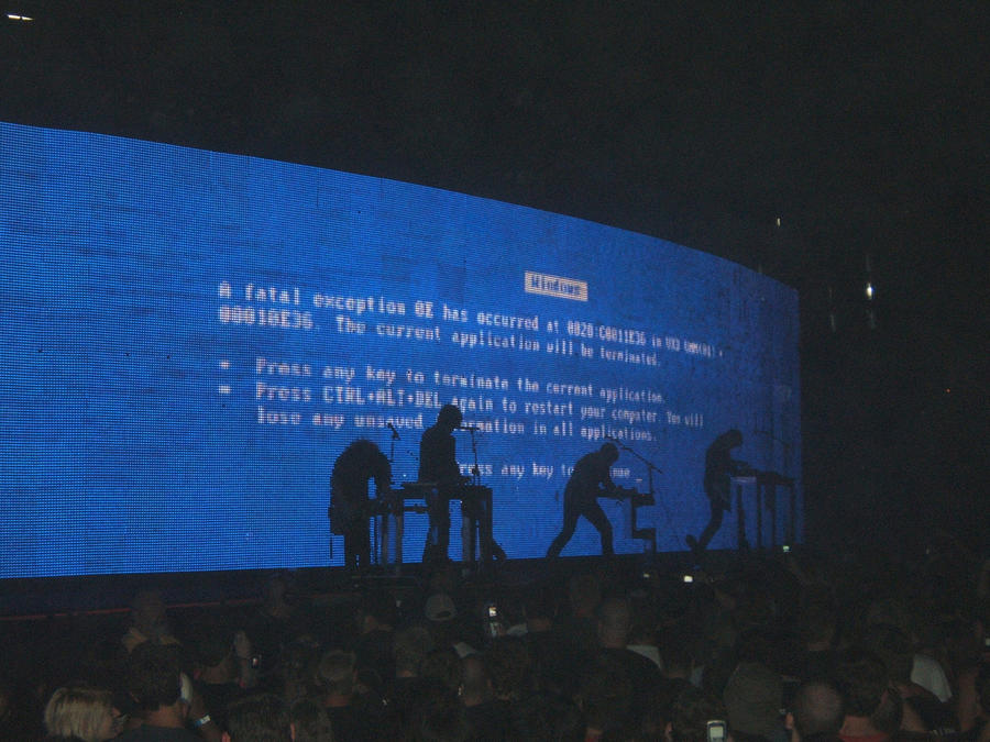 bsod-at-concert.jpg