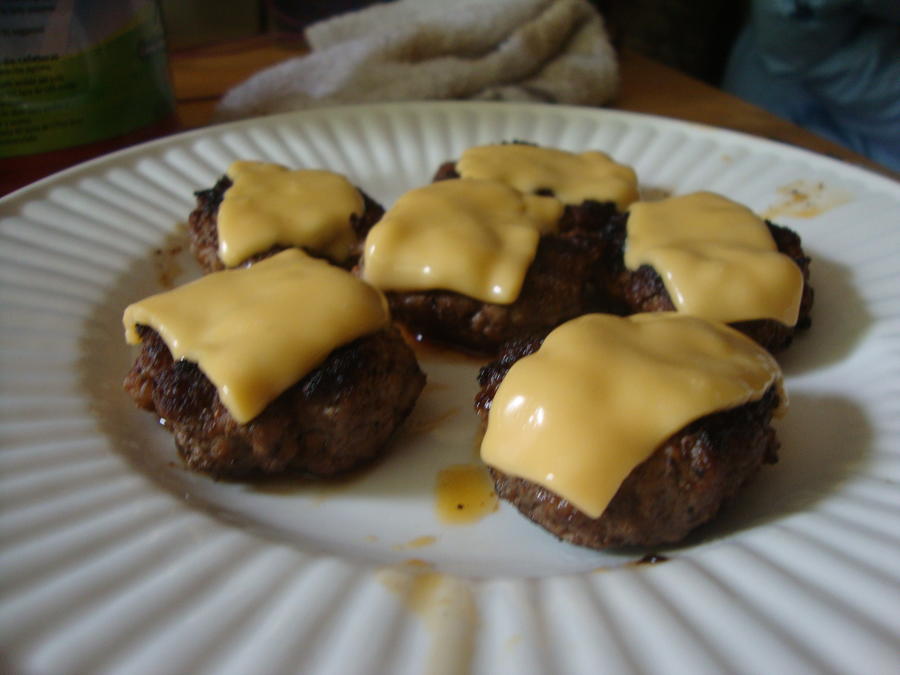 cheeseburgerbaconbombs (9).JPG