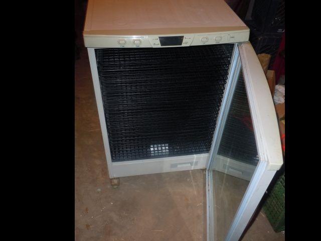 dehydrator2.jpg