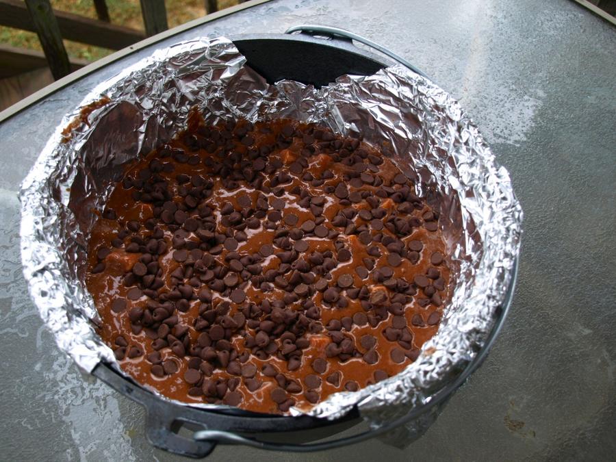 Dutch oven cake mixed 10-8-2011.jpg