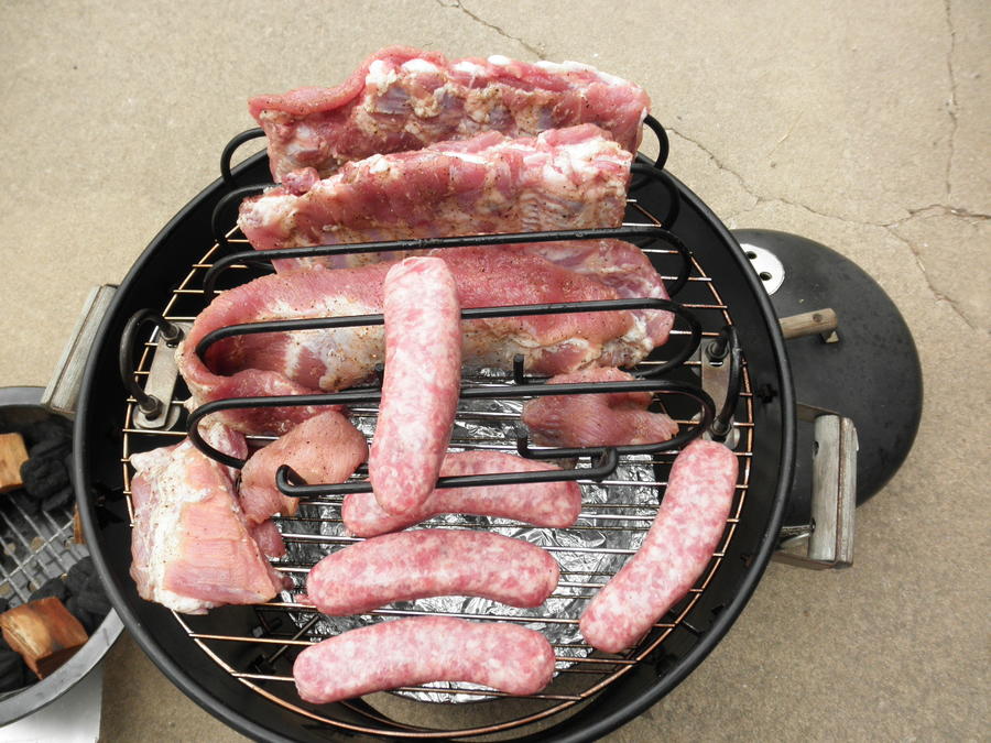 first smoked ribs 001.JPG