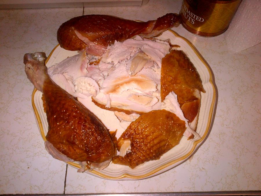 first smoked turkey sliced up 122711.jpg