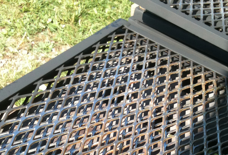 Grate_17x23_closeup2.png