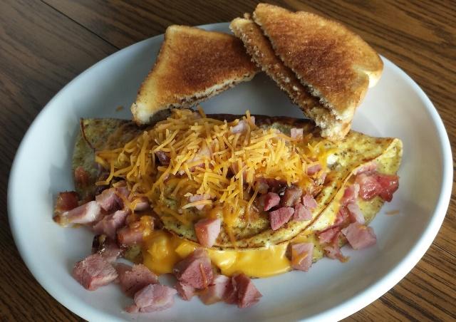 Ham n Cheese Omelet.jpeg