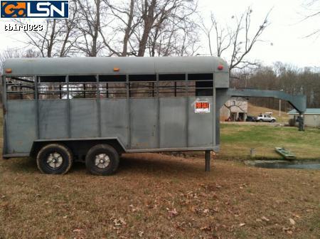 horse trailer.jpg