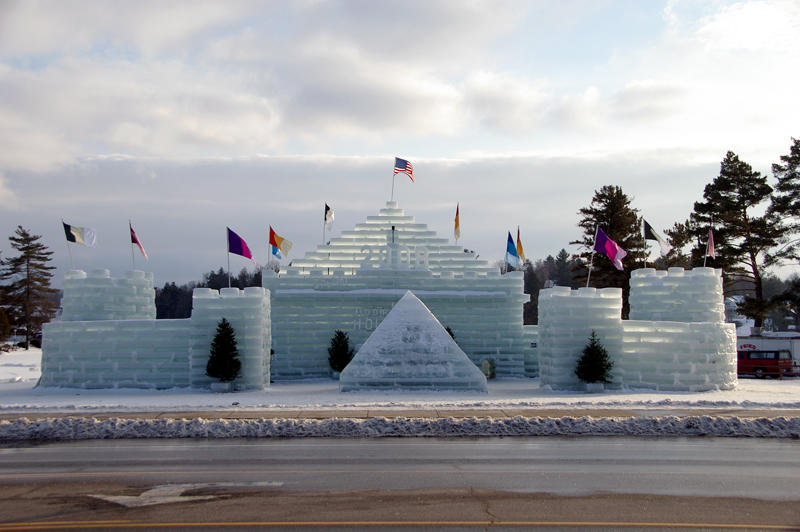 ice_palace_001.jpg