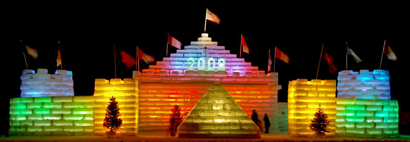 ice_palace_night_001.jpg