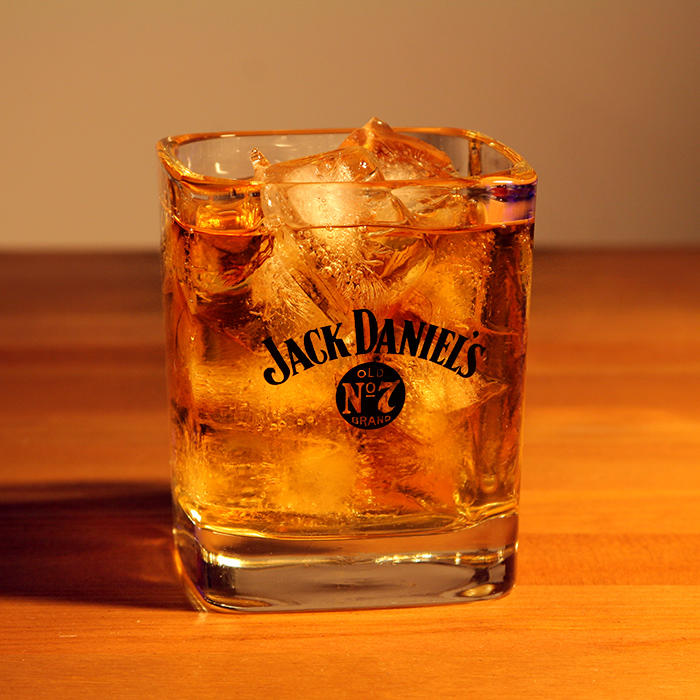 jack_on_the_rocks_by_h3nkku.jpg