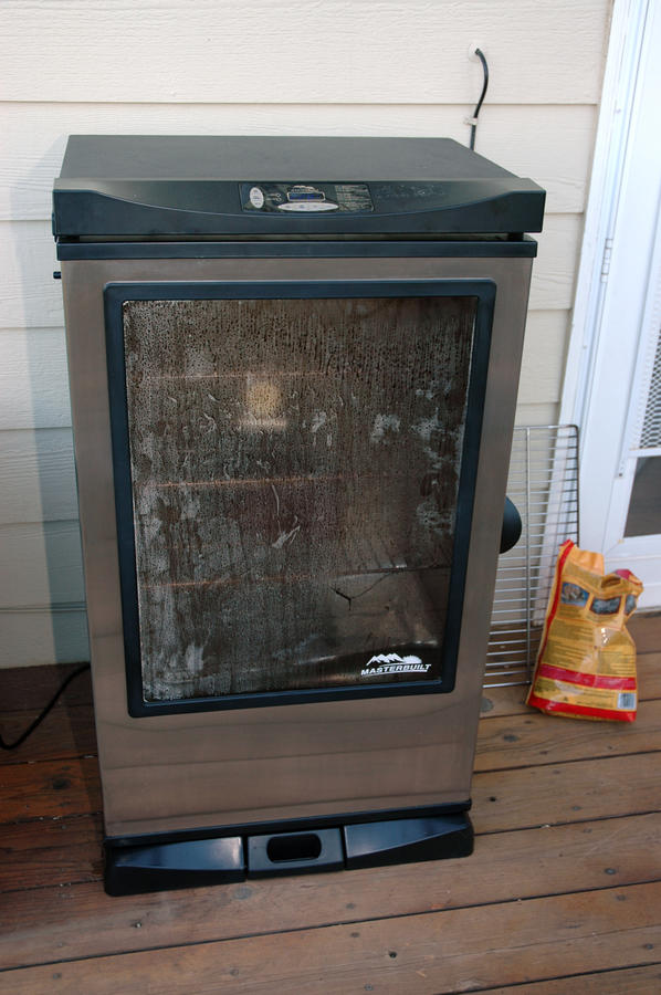 MasterBuilt-40-inch-Electric-Smoker.jpg