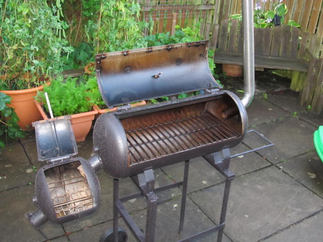 mike`s bbq 007.JPG