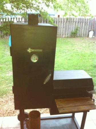 new braunsfels smoker 1.jpg