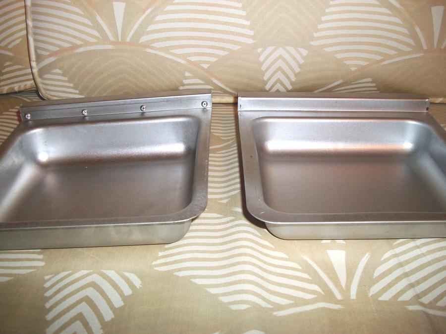 Old vs. New Chip Tray Handles.JPG