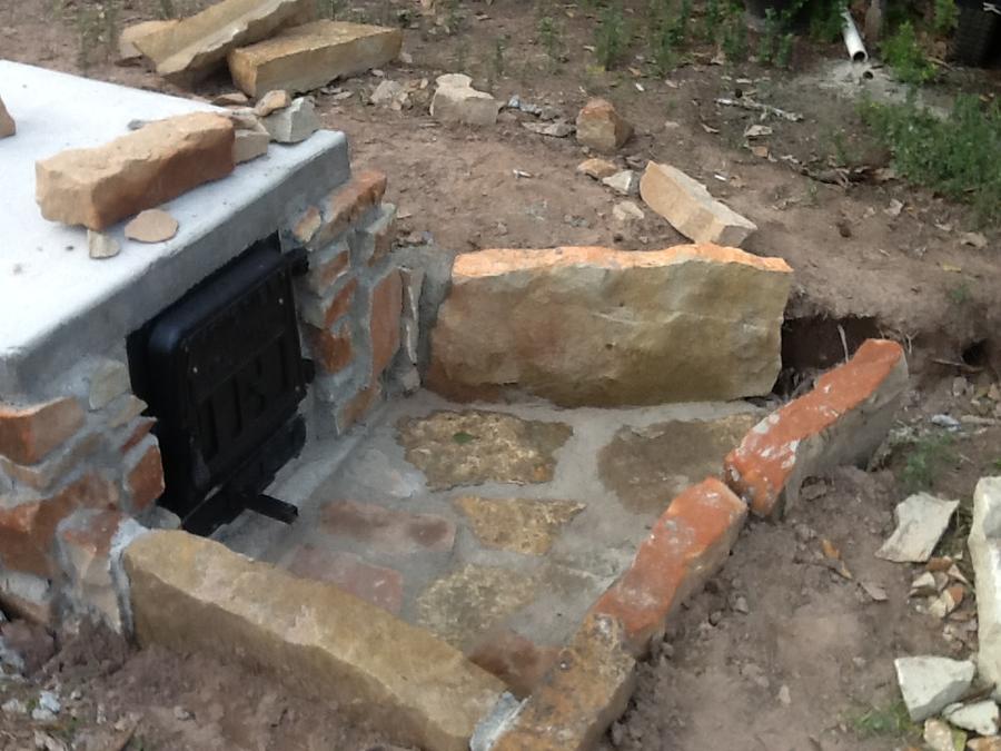 Pic 24 - Setting Stone for Firebox Entrance 2.jpg